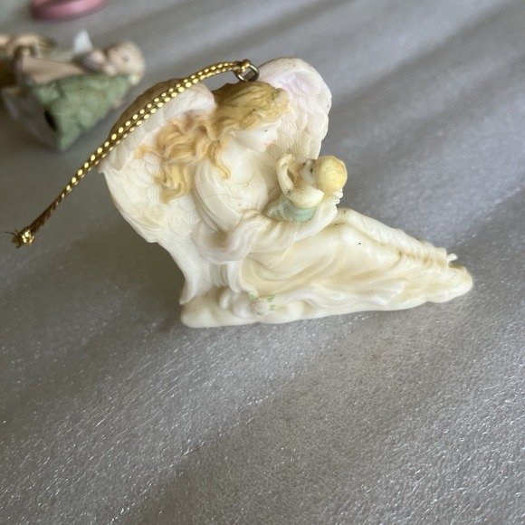 Angel Bundle Ceramic Porcelain Figurines Christmas Ornaments Lot Of 4 - Picture 10 of 11